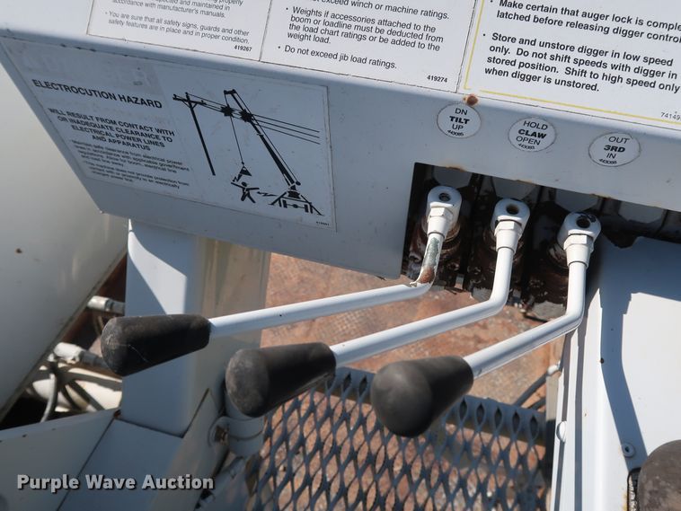 image for item GD9749 2009 Ford F750 Super Duty XL digger derrick truck