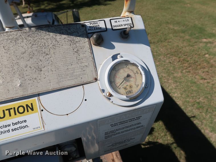 image for item GD9749 2009 Ford F750 Super Duty XL digger derrick truck