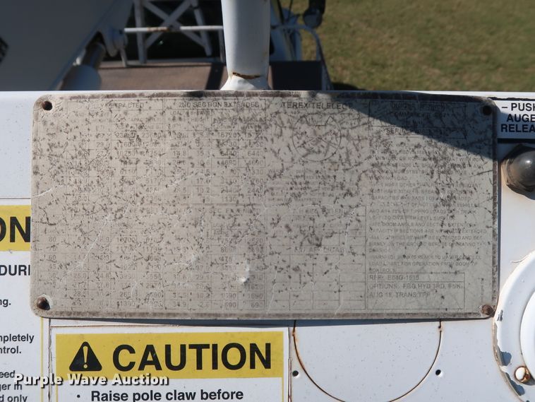 image for item GD9749 2009 Ford F750 Super Duty XL digger derrick truck