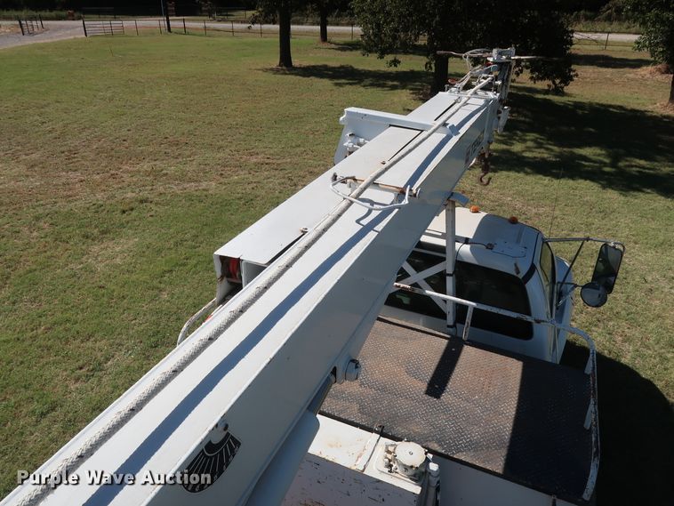 image for item GD9749 2009 Ford F750 Super Duty XL digger derrick truck