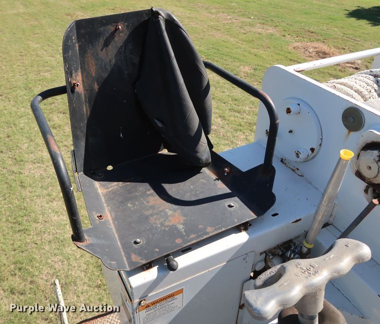 image for item GD9749 2009 Ford F750 Super Duty XL digger derrick truck