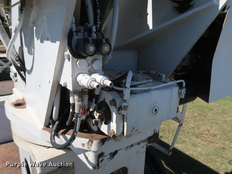 image for item GD9749 2009 Ford F750 Super Duty XL digger derrick truck