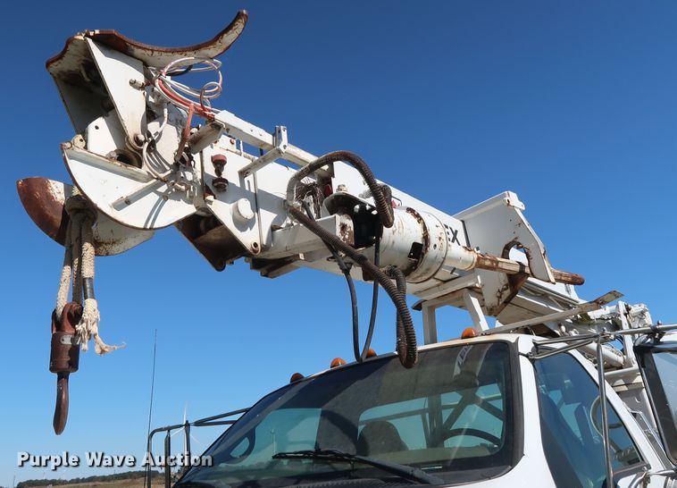 image for item GD9749 2009 Ford F750 Super Duty XL digger derrick truck