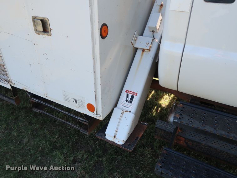 image for item GD9749 2009 Ford F750 Super Duty XL digger derrick truck