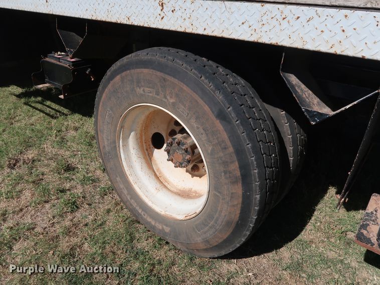 image for item GD9749 2009 Ford F750 Super Duty XL digger derrick truck