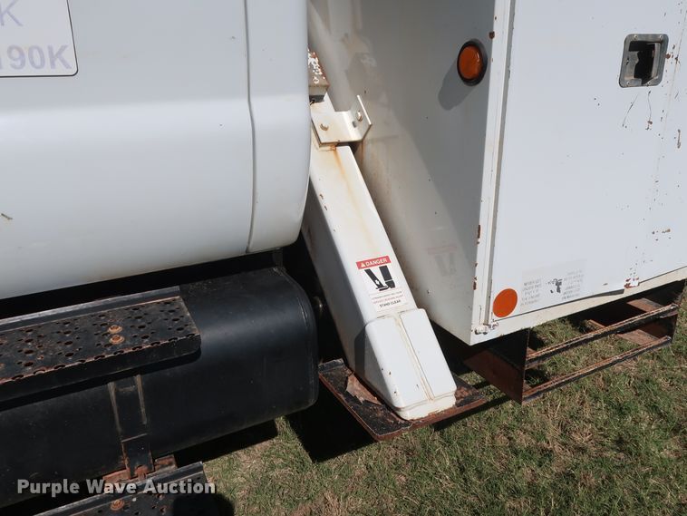 image for item GD9749 2009 Ford F750 Super Duty XL digger derrick truck