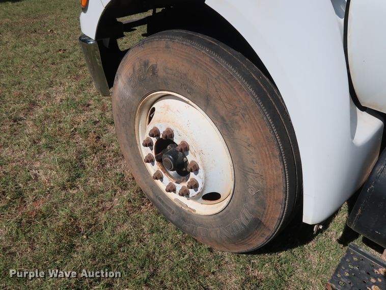 image for item GD9749 2009 Ford F750 Super Duty XL digger derrick truck