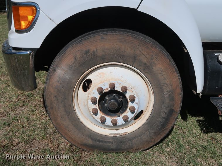 image for item GD9749 2009 Ford F750 Super Duty XL digger derrick truck