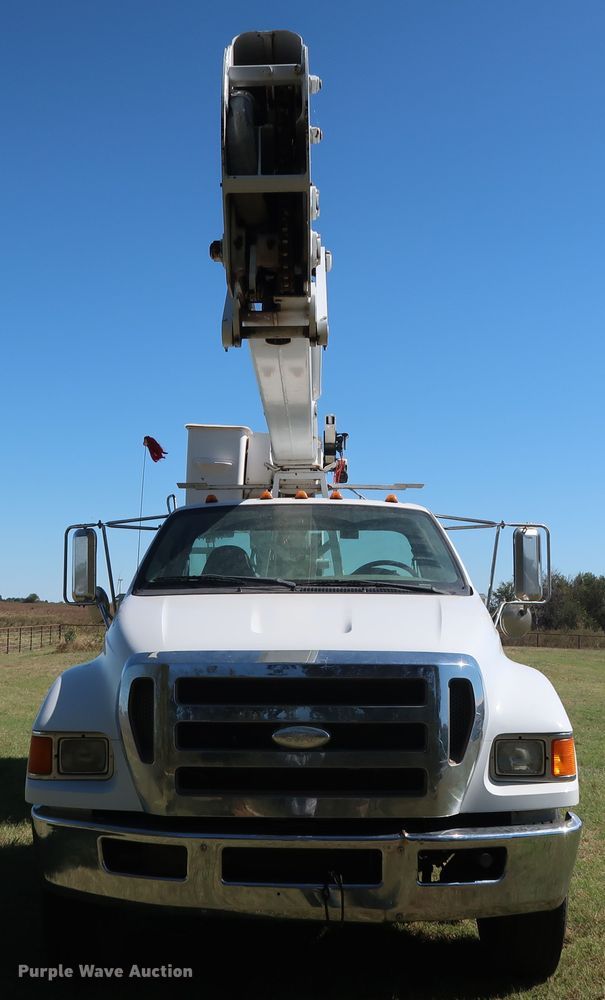 image for item GD9750 2009 Ford F750 Super Duty XL bucket truck