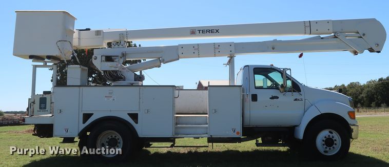 image for item GD9750 2009 Ford F750 Super Duty XL bucket truck