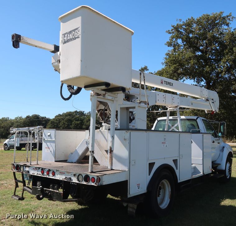 image for item GD9750 2009 Ford F750 Super Duty XL bucket truck