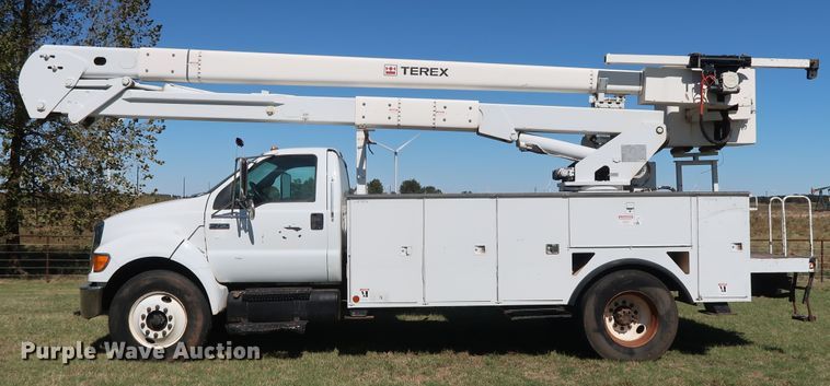 image for item GD9750 2009 Ford F750 Super Duty XL bucket truck