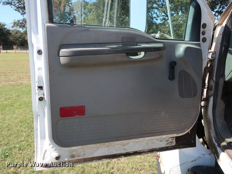 image for item GD9750 2009 Ford F750 Super Duty XL bucket truck