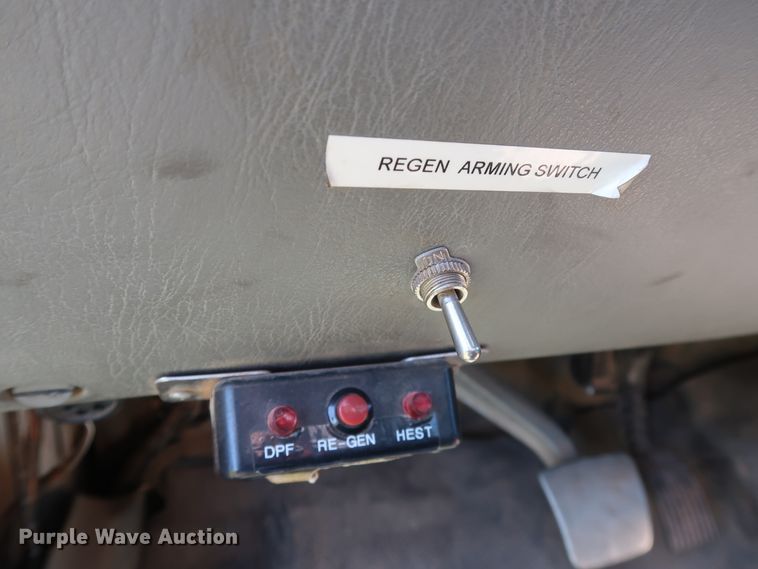 image for item GD9750 2009 Ford F750 Super Duty XL bucket truck