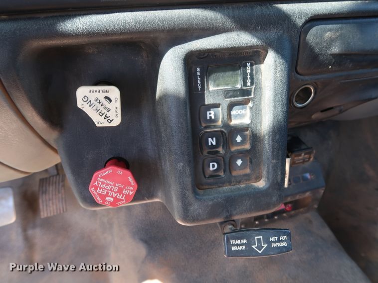 image for item GD9750 2009 Ford F750 Super Duty XL bucket truck