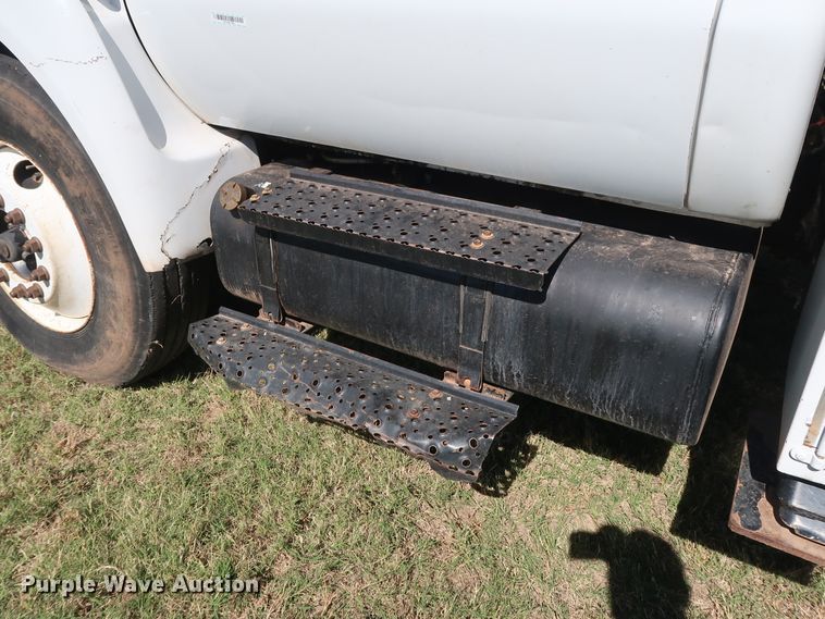 image for item GD9750 2009 Ford F750 Super Duty XL bucket truck