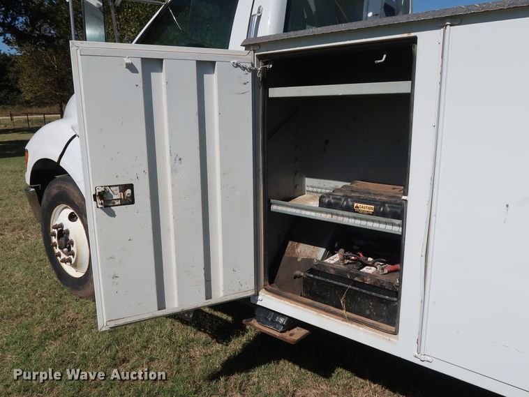 image for item GD9750 2009 Ford F750 Super Duty XL bucket truck