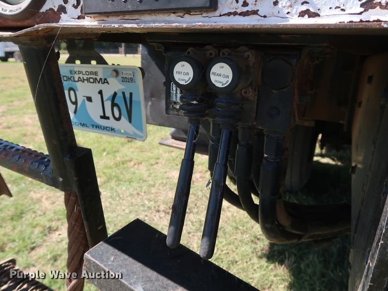 image for item GD9750 2009 Ford F750 Super Duty XL bucket truck