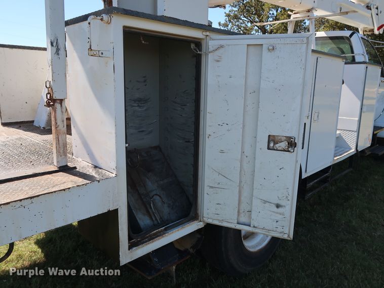 image for item GD9750 2009 Ford F750 Super Duty XL bucket truck