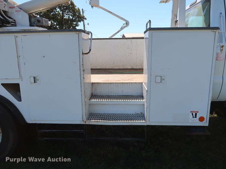 image for item GD9750 2009 Ford F750 Super Duty XL bucket truck