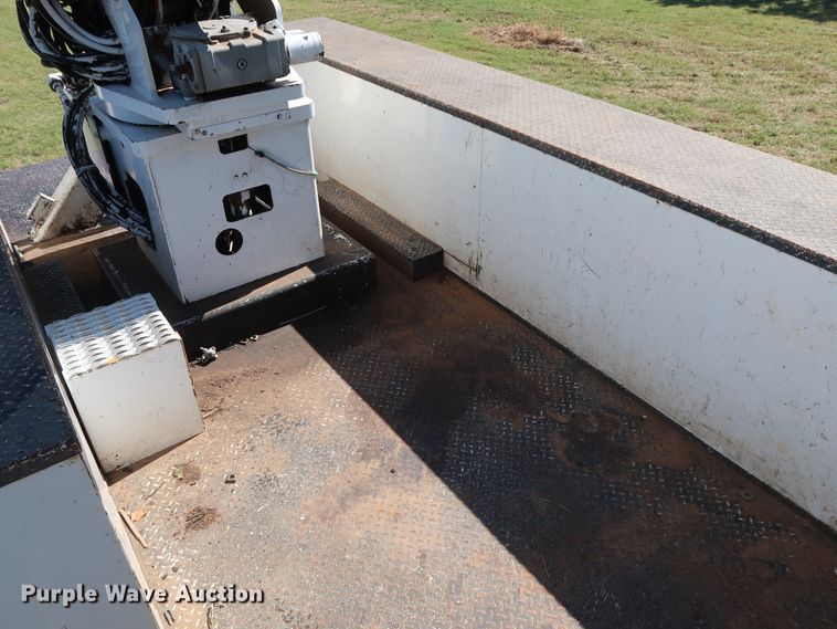 image for item GD9750 2009 Ford F750 Super Duty XL bucket truck