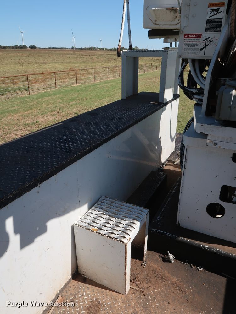 image for item GD9750 2009 Ford F750 Super Duty XL bucket truck