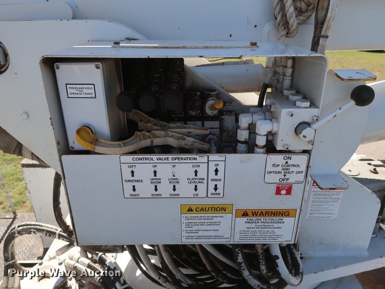 image for item GD9750 2009 Ford F750 Super Duty XL bucket truck