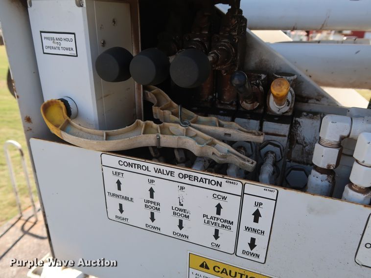 image for item GD9750 2009 Ford F750 Super Duty XL bucket truck