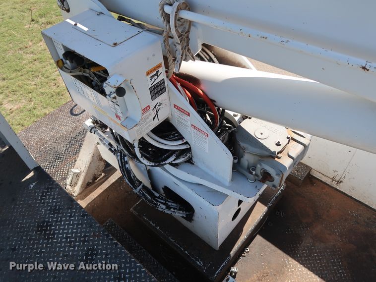 image for item GD9750 2009 Ford F750 Super Duty XL bucket truck