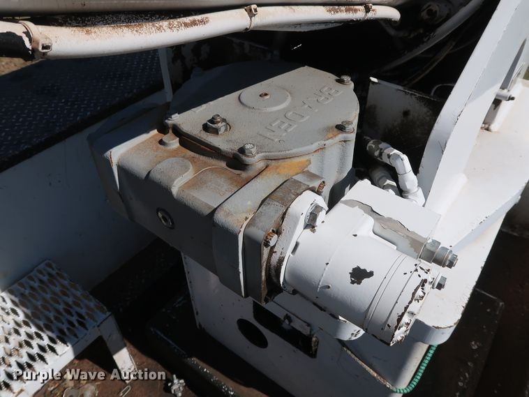 image for item GD9750 2009 Ford F750 Super Duty XL bucket truck