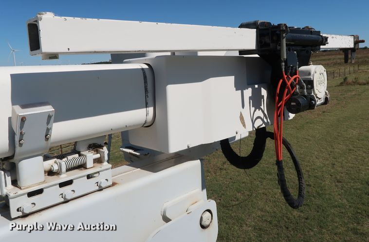 image for item GD9750 2009 Ford F750 Super Duty XL bucket truck