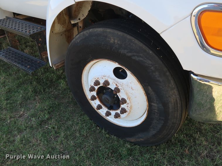 image for item GD9750 2009 Ford F750 Super Duty XL bucket truck