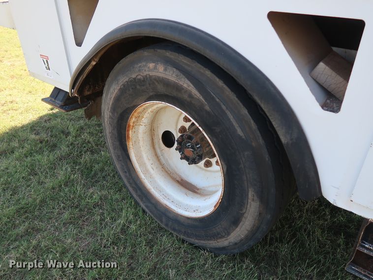 image for item GD9750 2009 Ford F750 Super Duty XL bucket truck