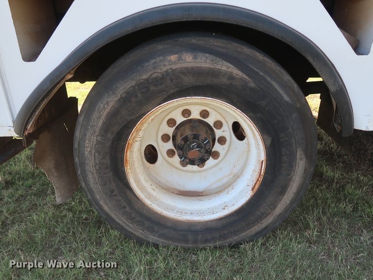 image for item GD9750 2009 Ford F750 Super Duty XL bucket truck