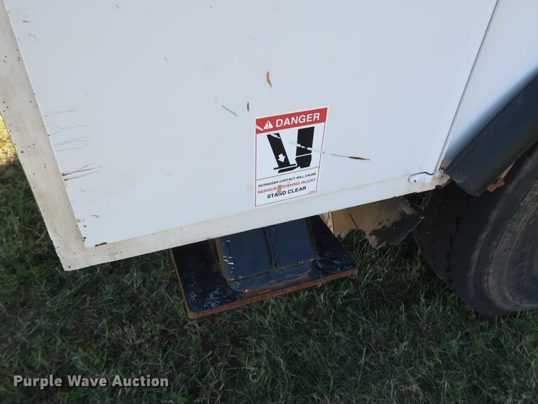 image for item GD9750 2009 Ford F750 Super Duty XL bucket truck