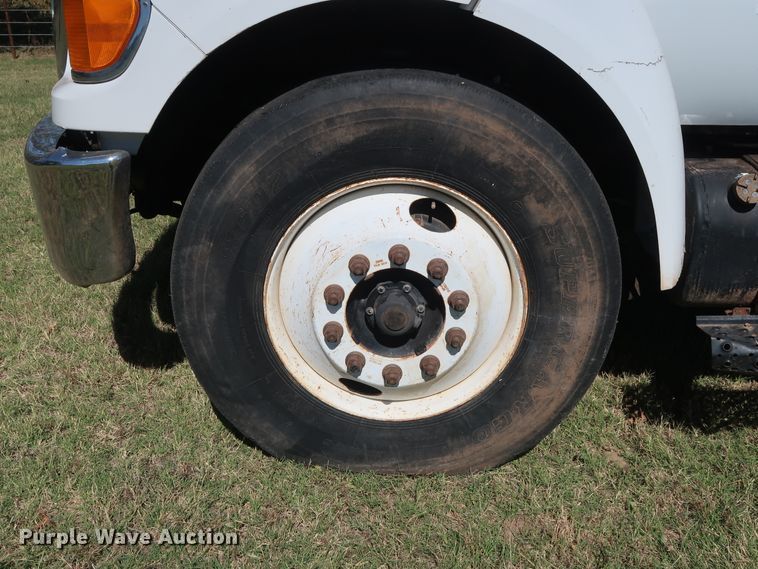 image for item GD9750 2009 Ford F750 Super Duty XL bucket truck