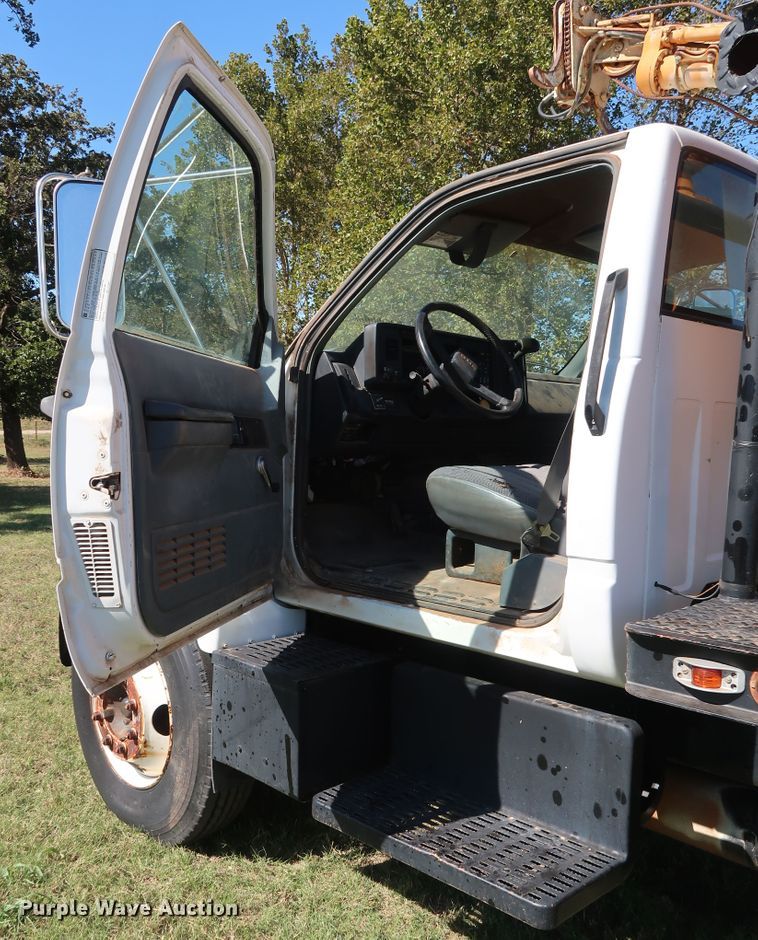 image for item GD9751 1992 GMC TopKick C5500 pressure digger truck