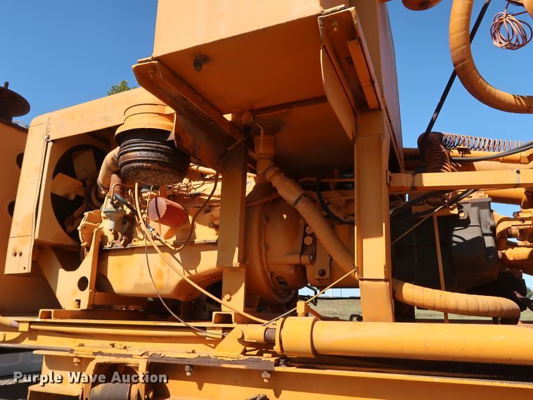 image for item GD9751 1992 GMC TopKick C5500 pressure digger truck