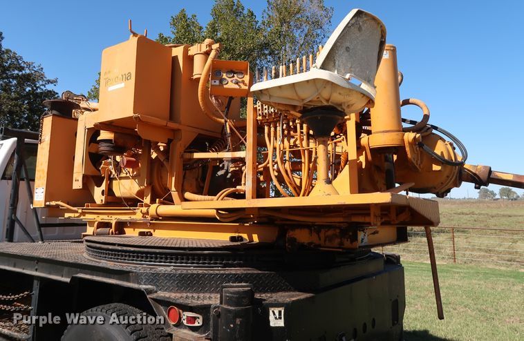 image for item GD9751 1992 GMC TopKick C5500 pressure digger truck