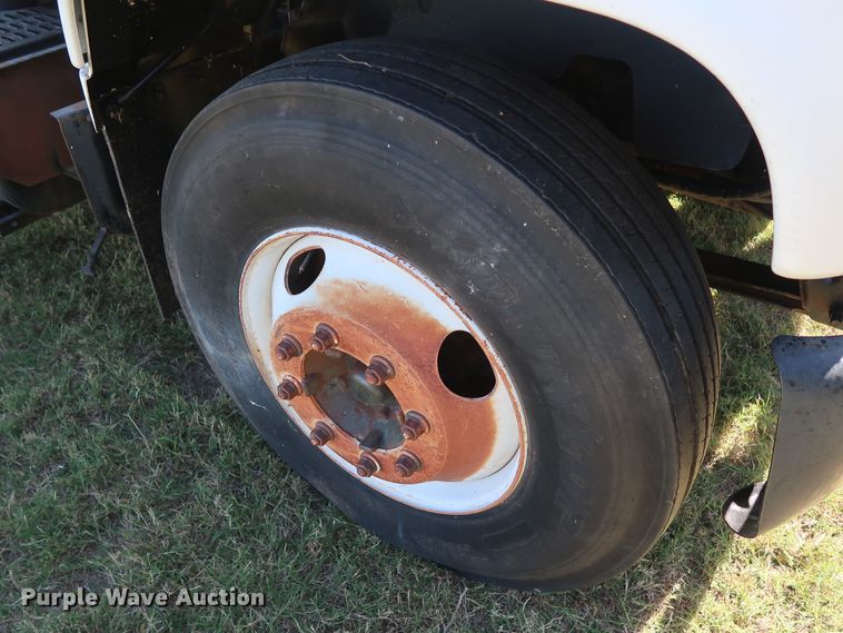 image for item GD9751 1992 GMC TopKick C5500 pressure digger truck