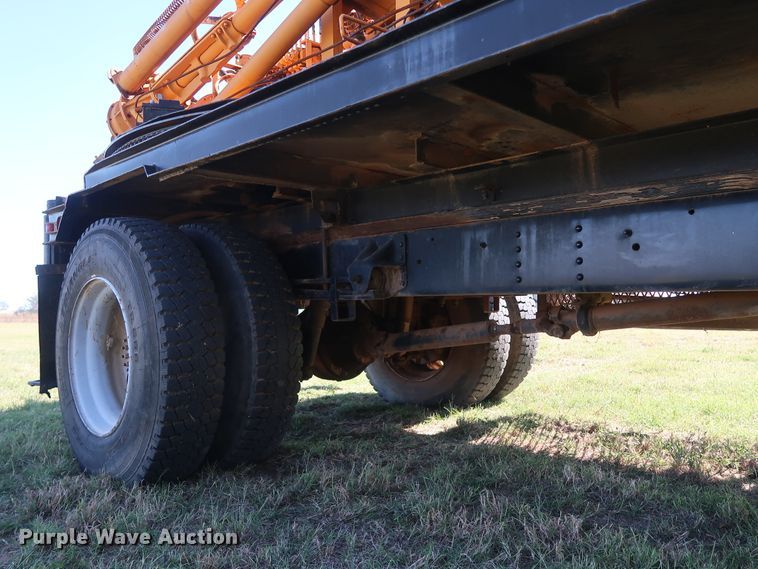 image for item GD9751 1992 GMC TopKick C5500 pressure digger truck