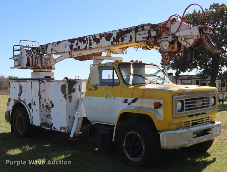 image for item GD9752 1987 Chevrolet Kodiak 70 digger derrick truck