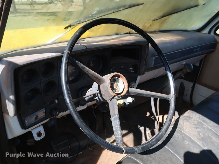 image for item GD9752 1987 Chevrolet Kodiak 70 digger derrick truck