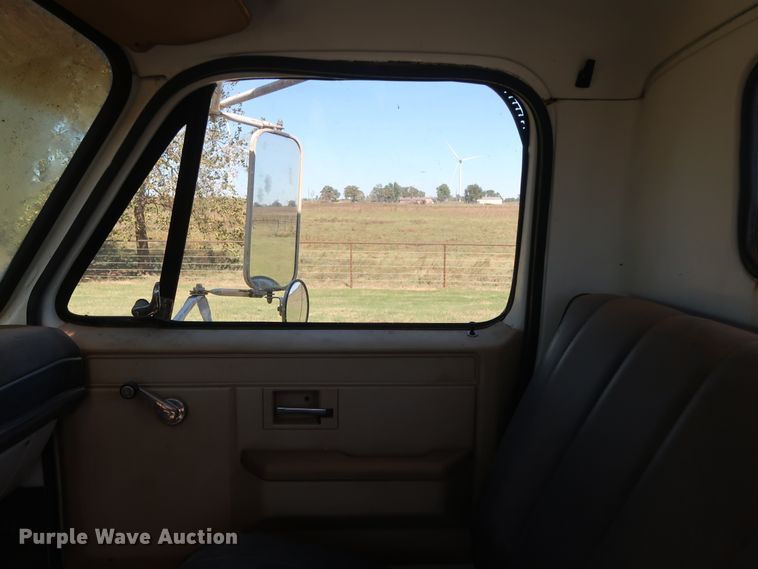 image for item GD9752 1987 Chevrolet Kodiak 70 digger derrick truck