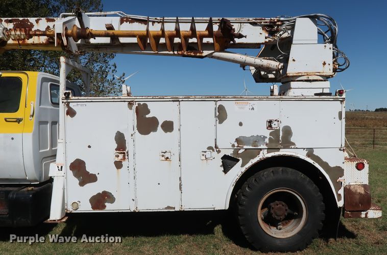 image for item GD9752 1987 Chevrolet Kodiak 70 digger derrick truck