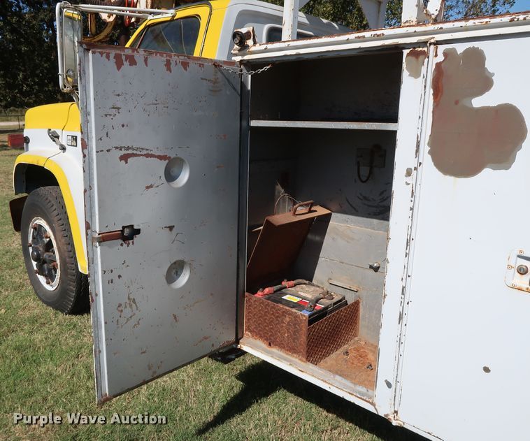 image for item GD9752 1987 Chevrolet Kodiak 70 digger derrick truck