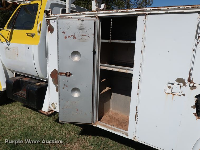 image for item GD9752 1987 Chevrolet Kodiak 70 digger derrick truck