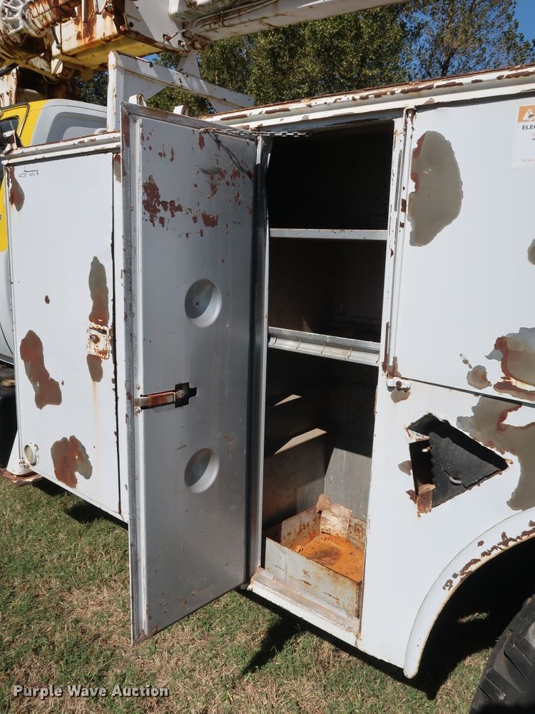 image for item GD9752 1987 Chevrolet Kodiak 70 digger derrick truck