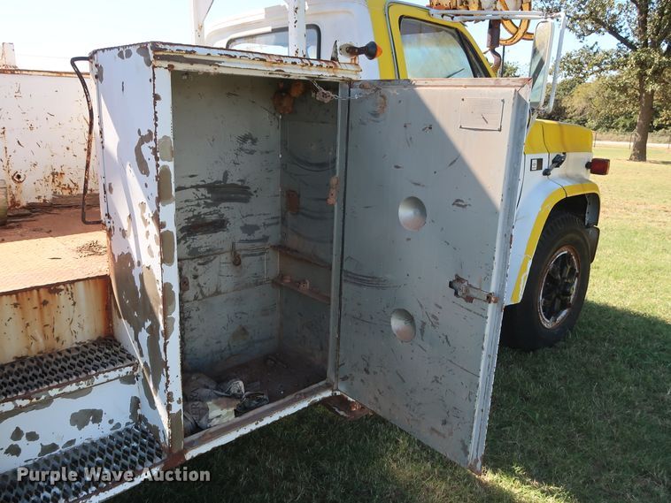 image for item GD9752 1987 Chevrolet Kodiak 70 digger derrick truck