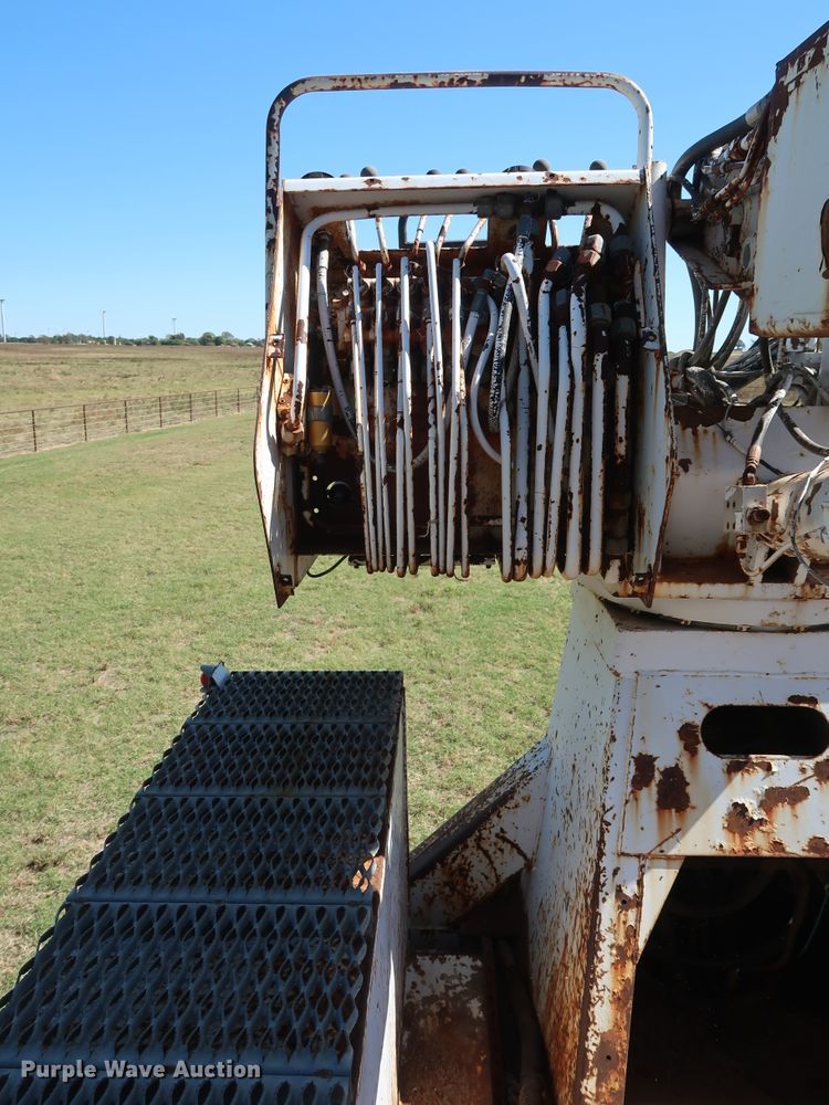 image for item GD9752 1987 Chevrolet Kodiak 70 digger derrick truck